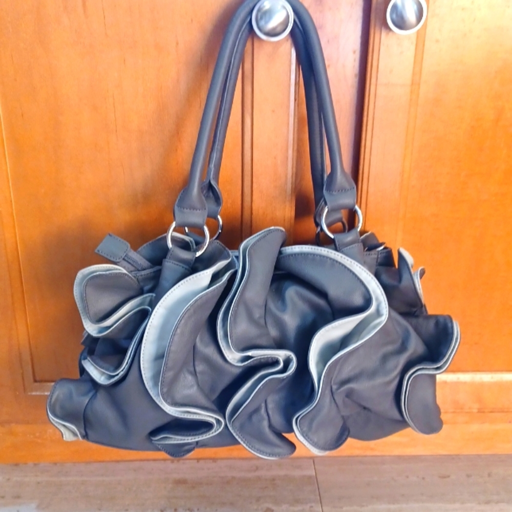 Stunning Galian New York Shoulder Bag